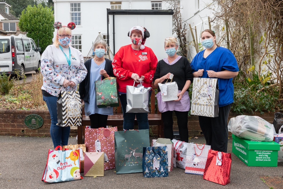 Exeter Dunelm and customers deliver joy to Sainthill House Care Home
